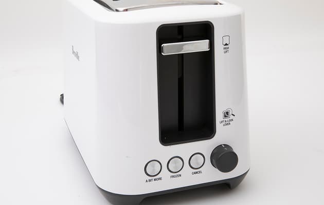 Breville the 'Lift & Look' Plus 2 Slice BTA360WHT