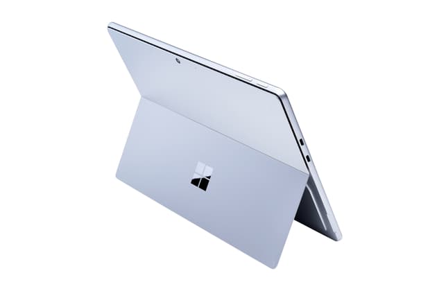 Microsoft Surface Pro 11 Snapdragon X Plus