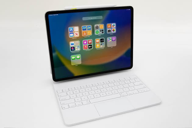 Apple iPad Pro 12.9-inch (6th Gen)