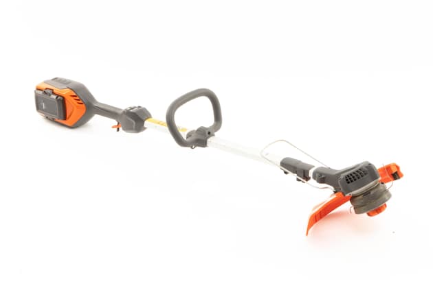 Husqvarna 36V Line Trimmer Kit 2.0Ah 215iL