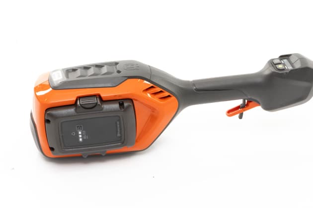 Husqvarna 36V Line Trimmer Kit 2.0Ah 215iL