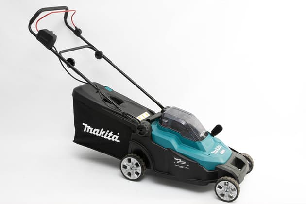 Makita 36V (18V x2) 5.0Ah Cordless Lawn Mower Kit DLM432CT2