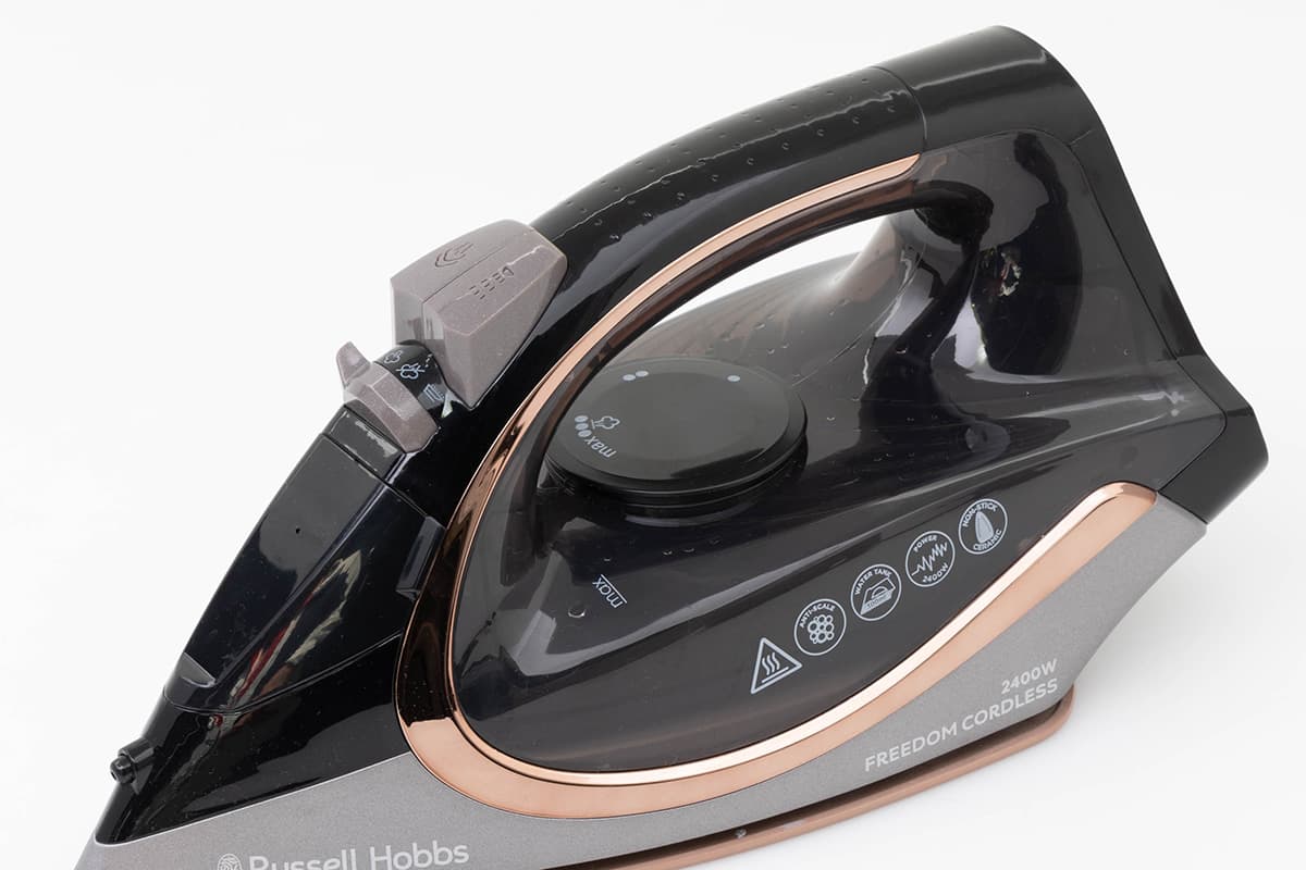 Russell Hobbs Freedom Cordless Iron RHC580 Irons and steam stations