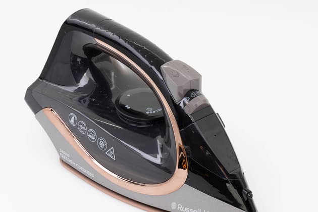 Russell Hobbs Freedom Cordless Iron RHC580