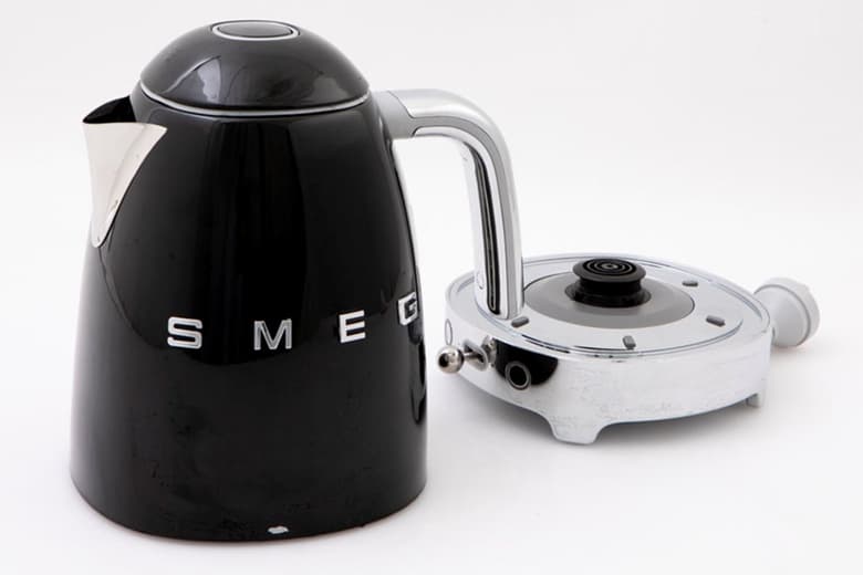 Smeg Variable Temperature Kettle KLF04 Jugs and kettles Consumer NZ