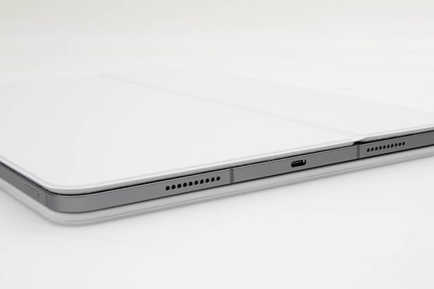 Apple iPad Pro 12.9-inch (6th Gen)