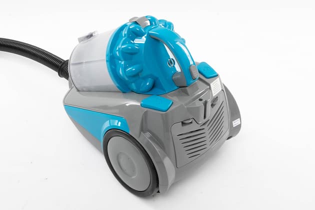 Living & Co Multi-Cyclonic Bagless 2400W SL157E